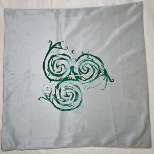 Kussenhoes licht groen met Celtic Knot ontwerp